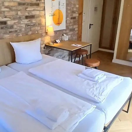 Steinhus 3*